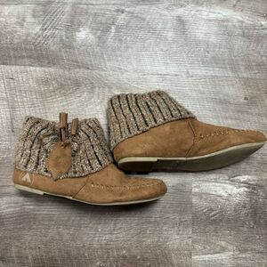Airwalk Moccasin Slippers Size 8